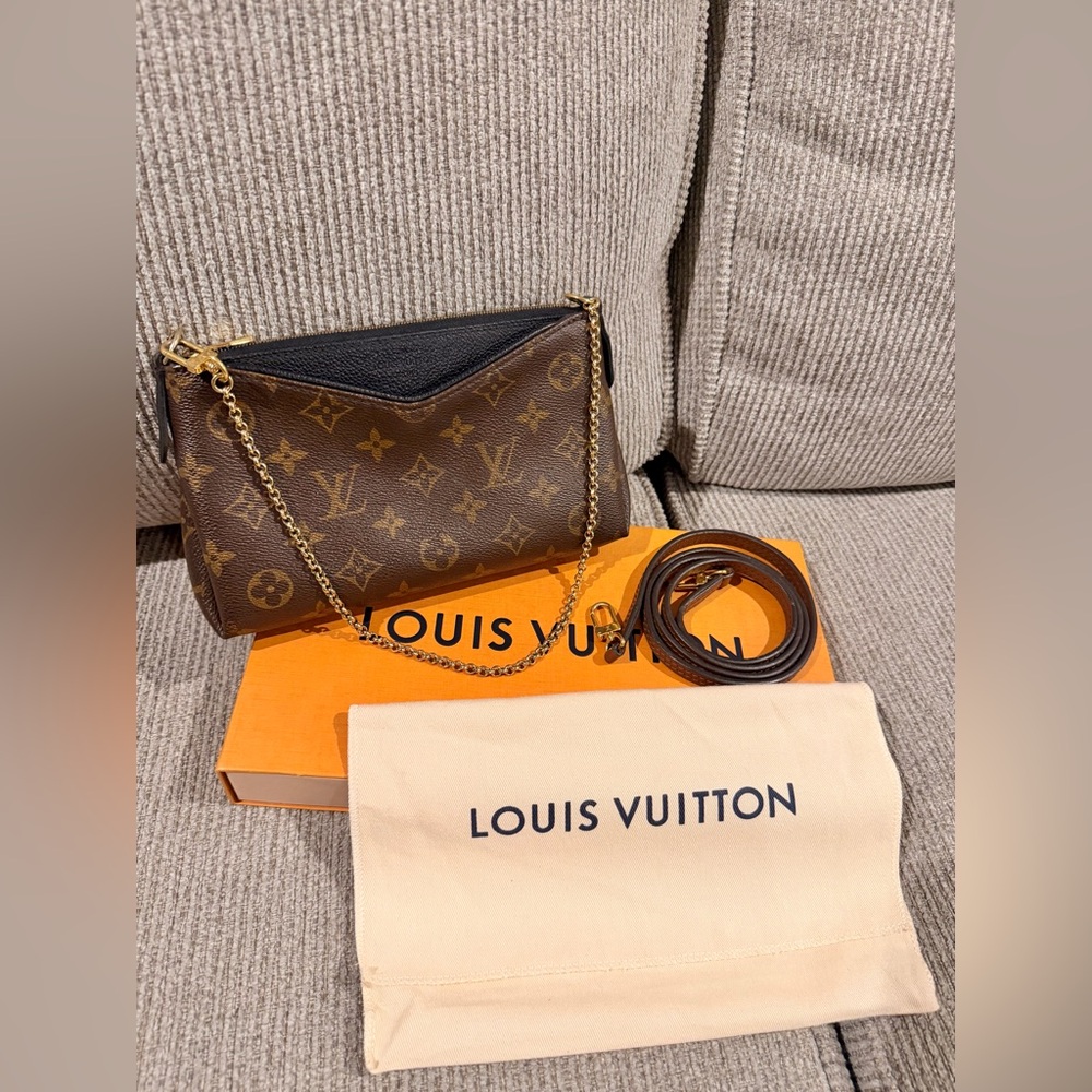 Louis Vuitton Pallas Clutch in Noir / Black